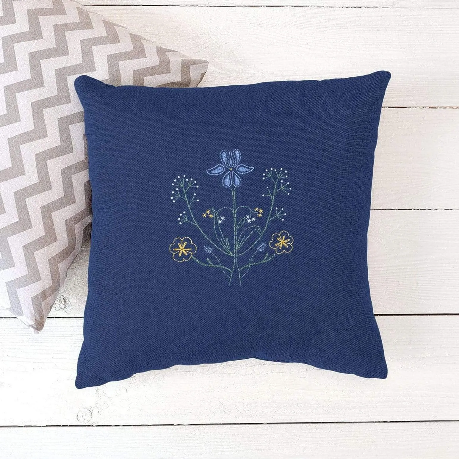 Botanicals Cushion Kit & Pattern