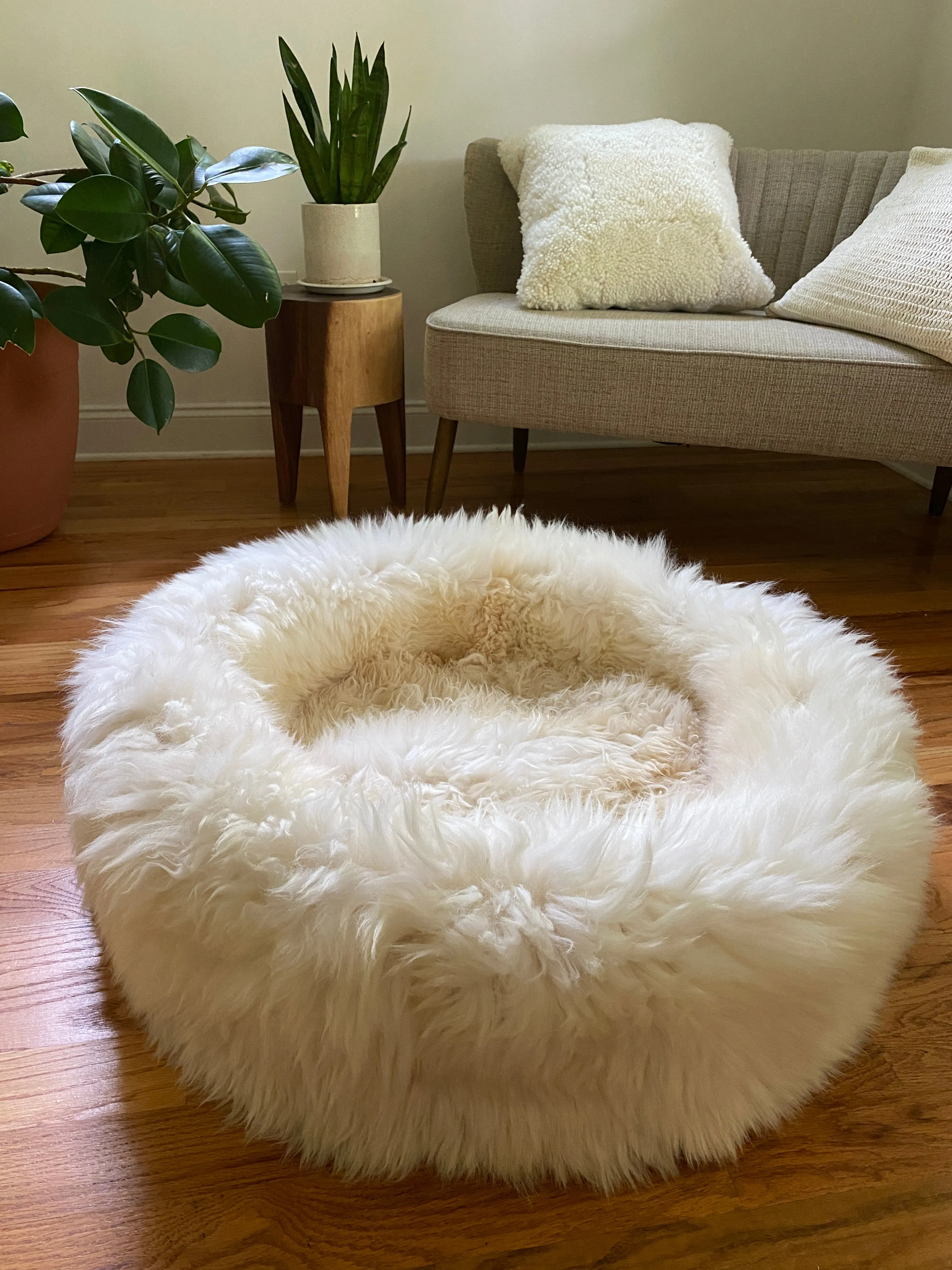 LARGE Ivory Sheepskin Pet Bed