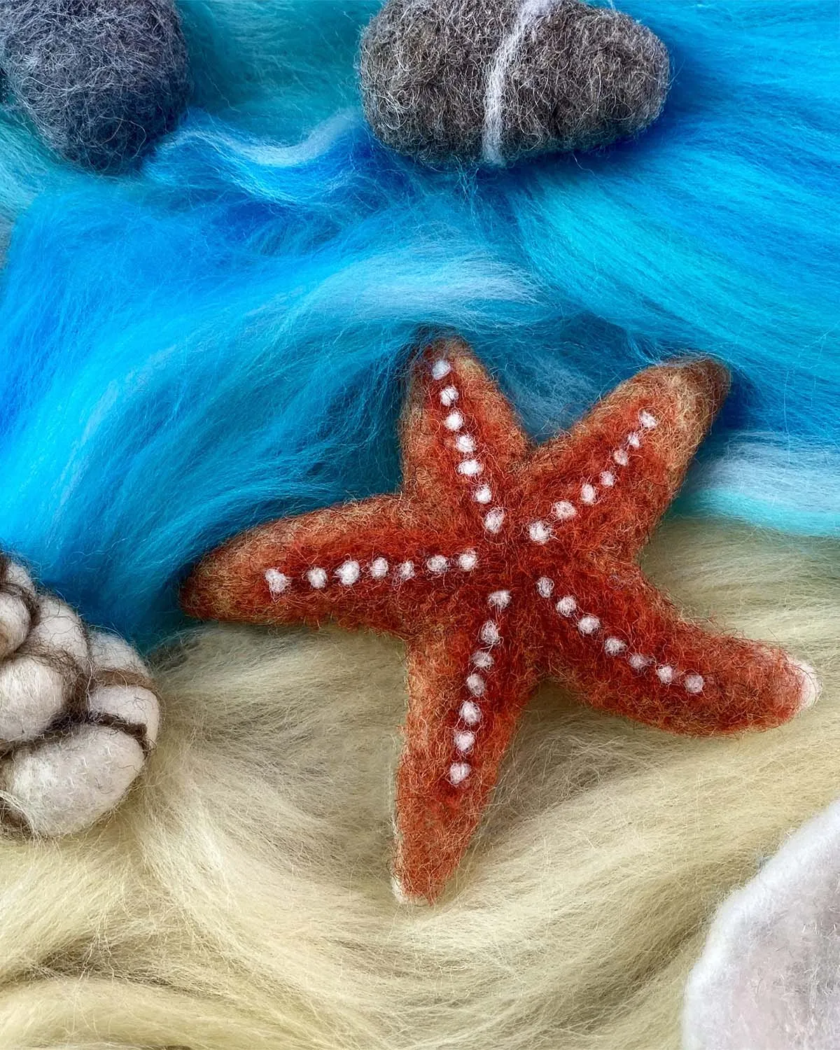 The Makerss - Small Starfish Needle Felt Kit